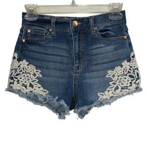 Altar’d State Women’s Crochet Floral Pattern Blue Jean Shorts Size 25 1 Lace